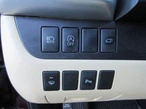 Used 2017 Toyota Highlander Limited AWD/4WD image 23