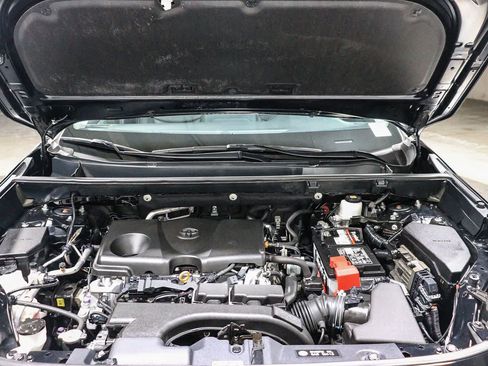 Certified 2021 Toyota RAV4 XLE Premium FWD image 27