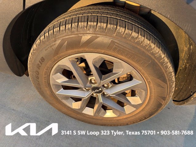 Certified 2024 Kia Telluride LX FWD image 8