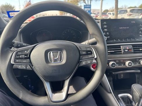 Used 2018 Honda Accord LX image 9