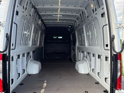 Used 2020 Mercedes-Benz Sprinter 3500 w/ Driver Convenience Package image 22