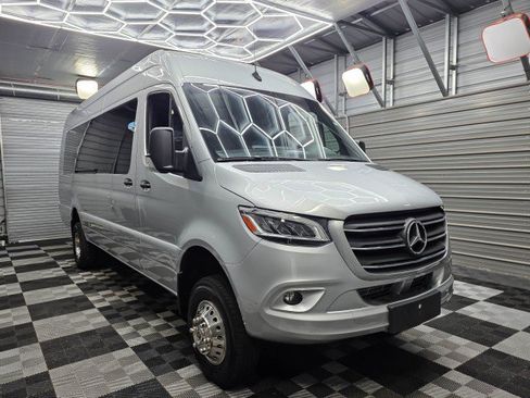 Used 2023 Mercedes-Benz Sprinter 3500 image 5