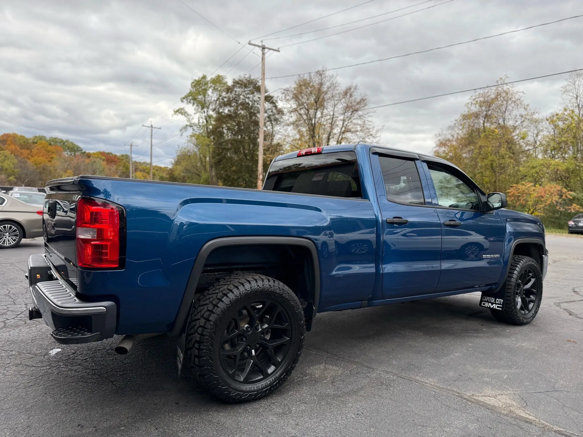 Used 2019 GMC Sierra 1500 Limited w/ Sierra Convenience Package AWD/4WD image 6
