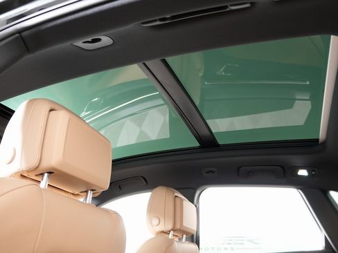 New 2026 Porsche Macan image 17