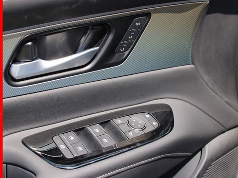 New 2025 Nissan Murano SL image 13