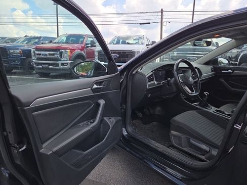 Used 2022 Volkswagen Jetta S image 7