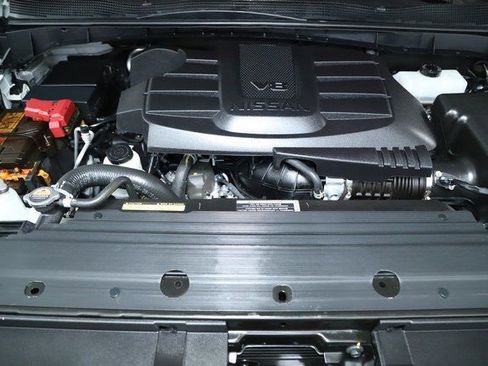 Used 2024 Nissan Titan SV w/ SV Convenience Package image 35