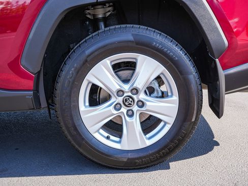 Certified 2020 Toyota RAV4 XLE w/ XLE Grade Weather Package AWD/4WD image 12