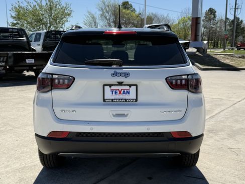 Used 2024 Jeep Compass Limited image 6