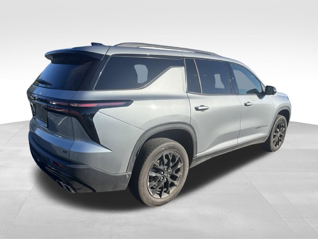 Used 2024 Chevrolet Traverse LT w/ Midnight/Sport Edition AWD/4WD image 11