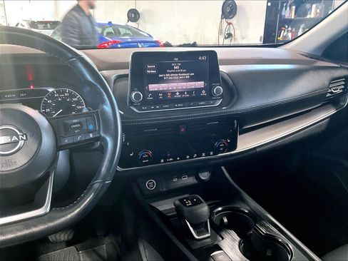 Used 2023 Nissan Rogue SV w/ SV Premium Package image 18