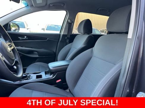 Used 2019 Kia Sorento FWD image 7