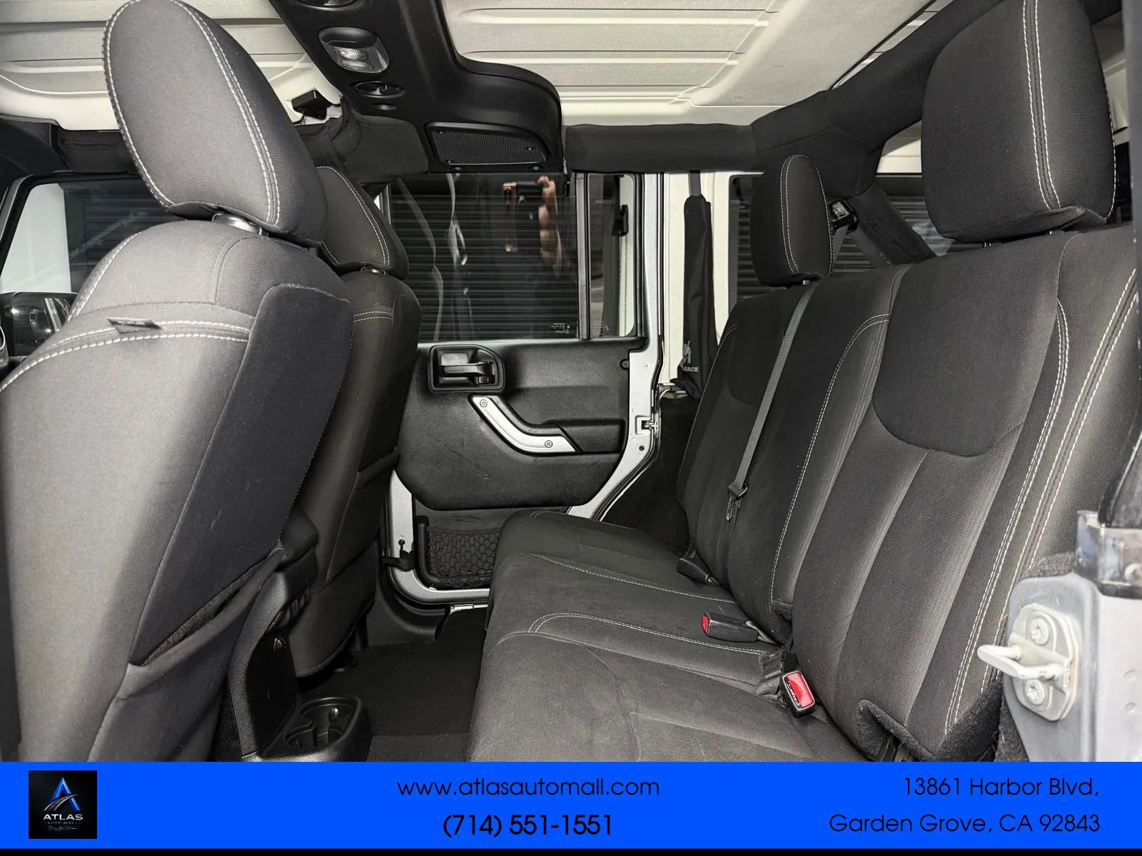 Used 2018 Jeep Wrangler Unlimited Sahara AWD/4WD image 16
