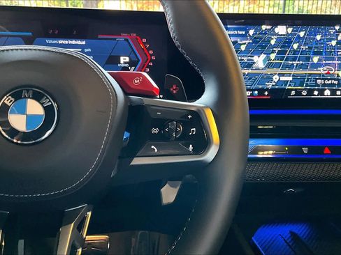 Used 2025 BMW M5 Touring image 24