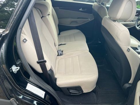 Used 2016 Kia Sorento LX FWD image 17