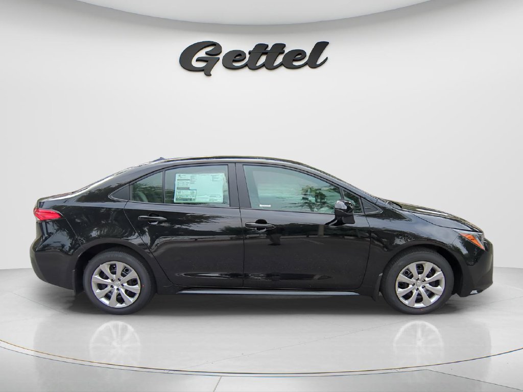 Used 2026 Toyota Corolla LE FWD image 4
