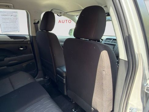 Used 2025 Mitsubishi Outlander Sport ES AWD/4WD image 17