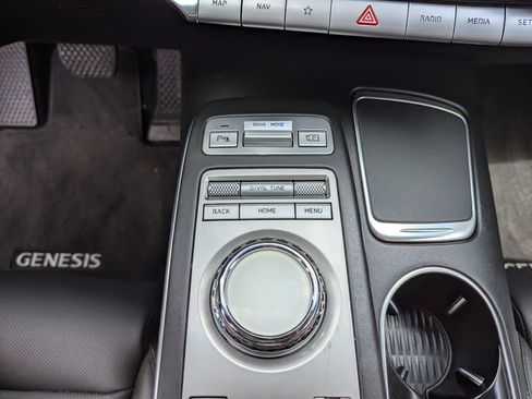 Used 2023 Genesis GV70 2.5T AWD/4WD image 24