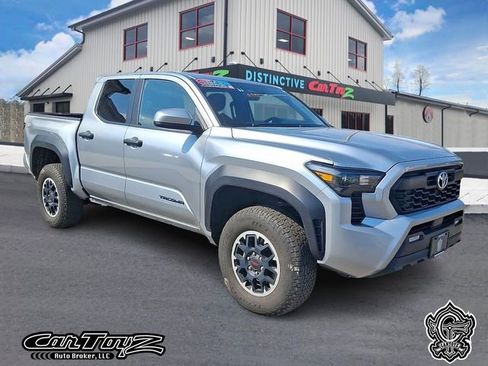Used 2024 Toyota Tacoma TRD Off-Road AWD/4WD image 1