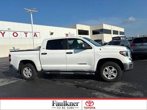 Certified 2019 Toyota Tundra SR5 AWD/4WD image 4