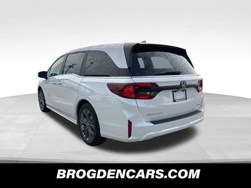 New 2026 Honda Odyssey Touring image 5