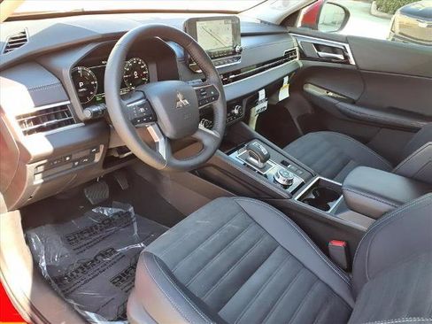 New 2025 Mitsubishi Outlander SE AWD/4WD image 12