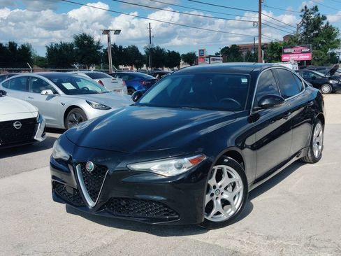 Used 2018 Alfa Romeo Giulia Ti w/ TI Performance Package AWD/4WD image 3