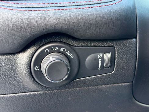 Used 2024 Dodge Durango GT image 27