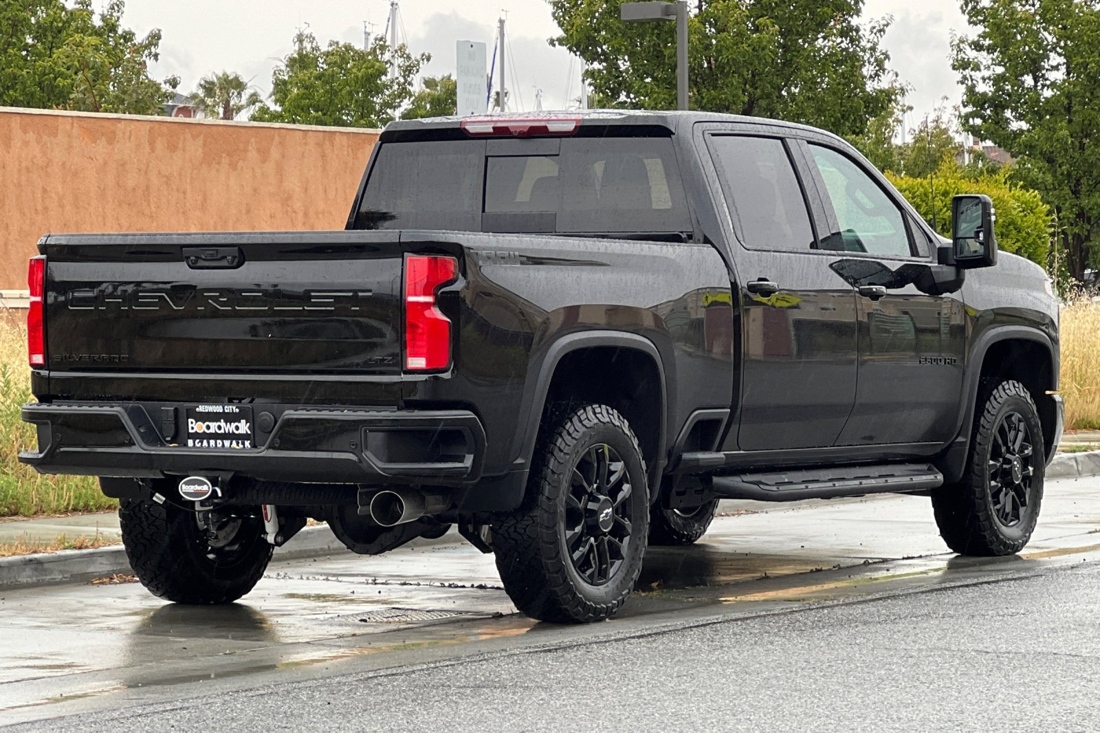 Used 2026 Chevrolet Silverado 2500 LTZ w/ LTZ Plus Package AWD/4WD image 4