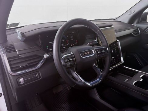 Used 2026 GMC Acadia Elevation w/ Elevation Premium Package AWD/4WD image 16
