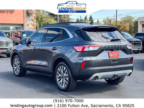 Used 2020 Ford Escape Titanium w/ Titanium Premium Package 2.0 AWD/4WD image 2