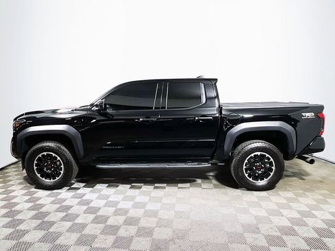 Certified 2025 Toyota Tacoma TRD Off-Road AWD/4WD image 5