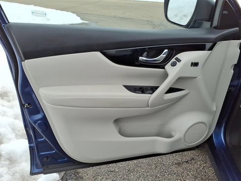 Certified 2022 Nissan Rogue Sport SV w/ Technology Package image 10