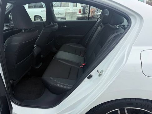 Used 2017 Honda Accord Sport image 5
