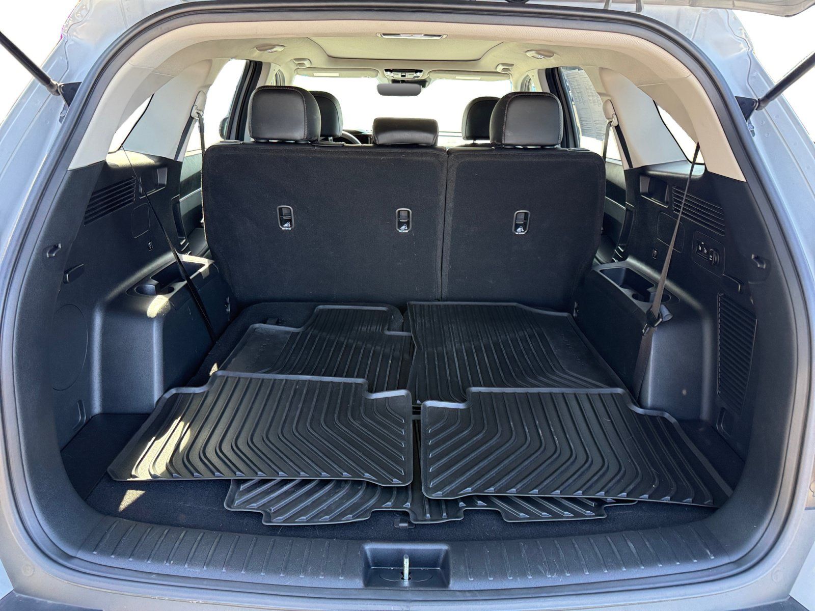 Used 2022 Kia Sorento S w/ Panoramic Sunroof Package AWD/4WD image 17