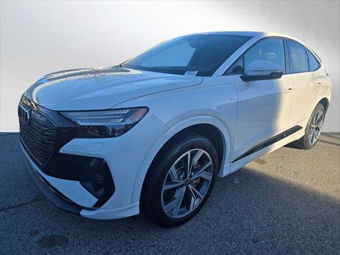 Used 2024 Audi Q4 e-tron Prestige w/ Black Optic Plus Package image 6