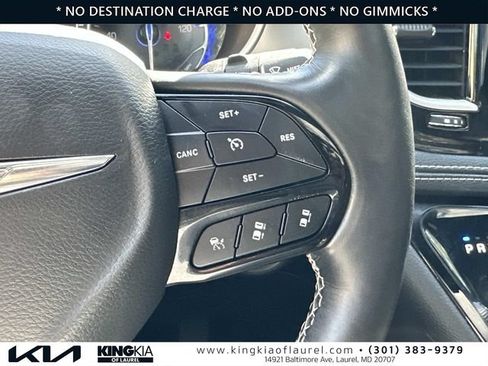 Used 2021 Chrysler Pacifica Touring w/ S Appearance Package FWD image 8
