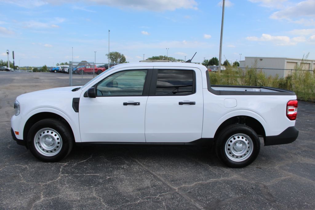 Used 2022 Ford Maverick XL FWD image 3