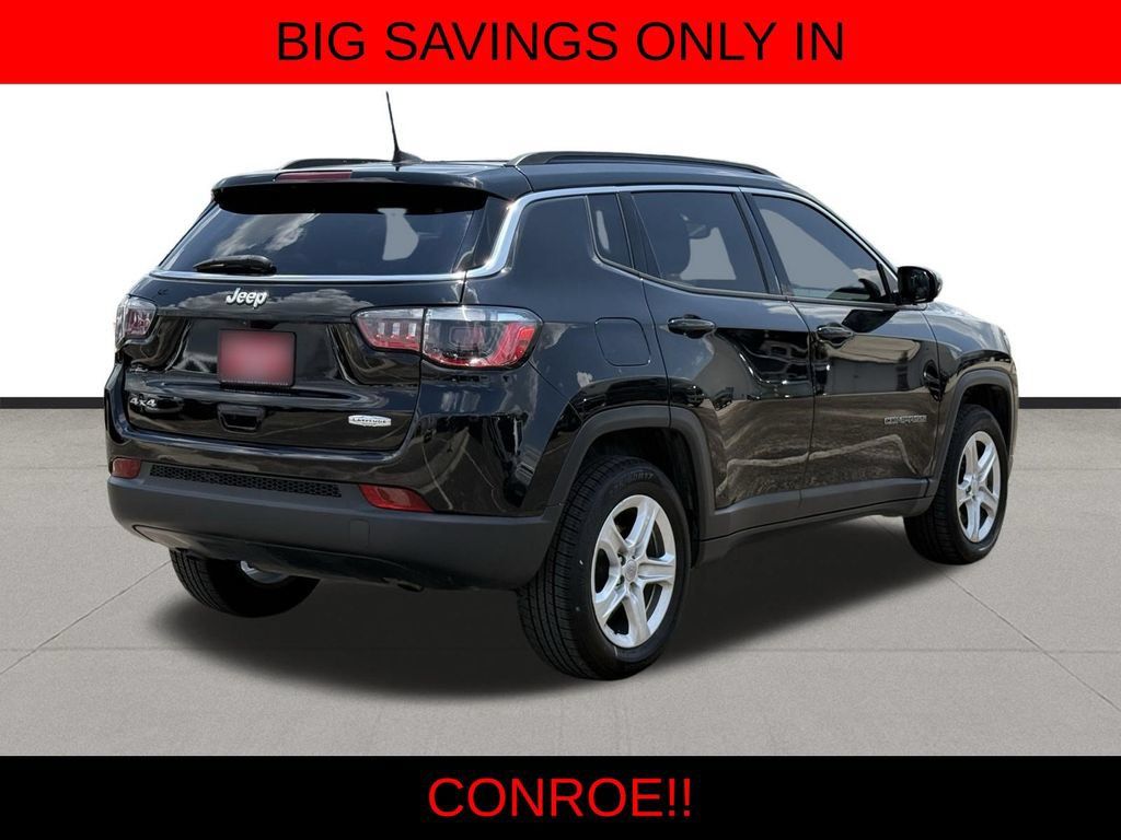 Used 2023 Jeep Compass Latitude AWD/4WD image 5