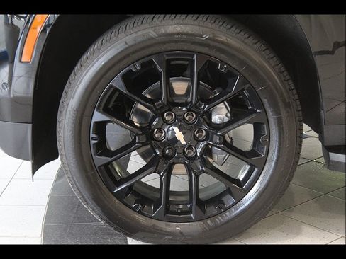 Used 2026 Chevrolet Tahoe Premier w/ Sun And Tow Package AWD/4WD image 9