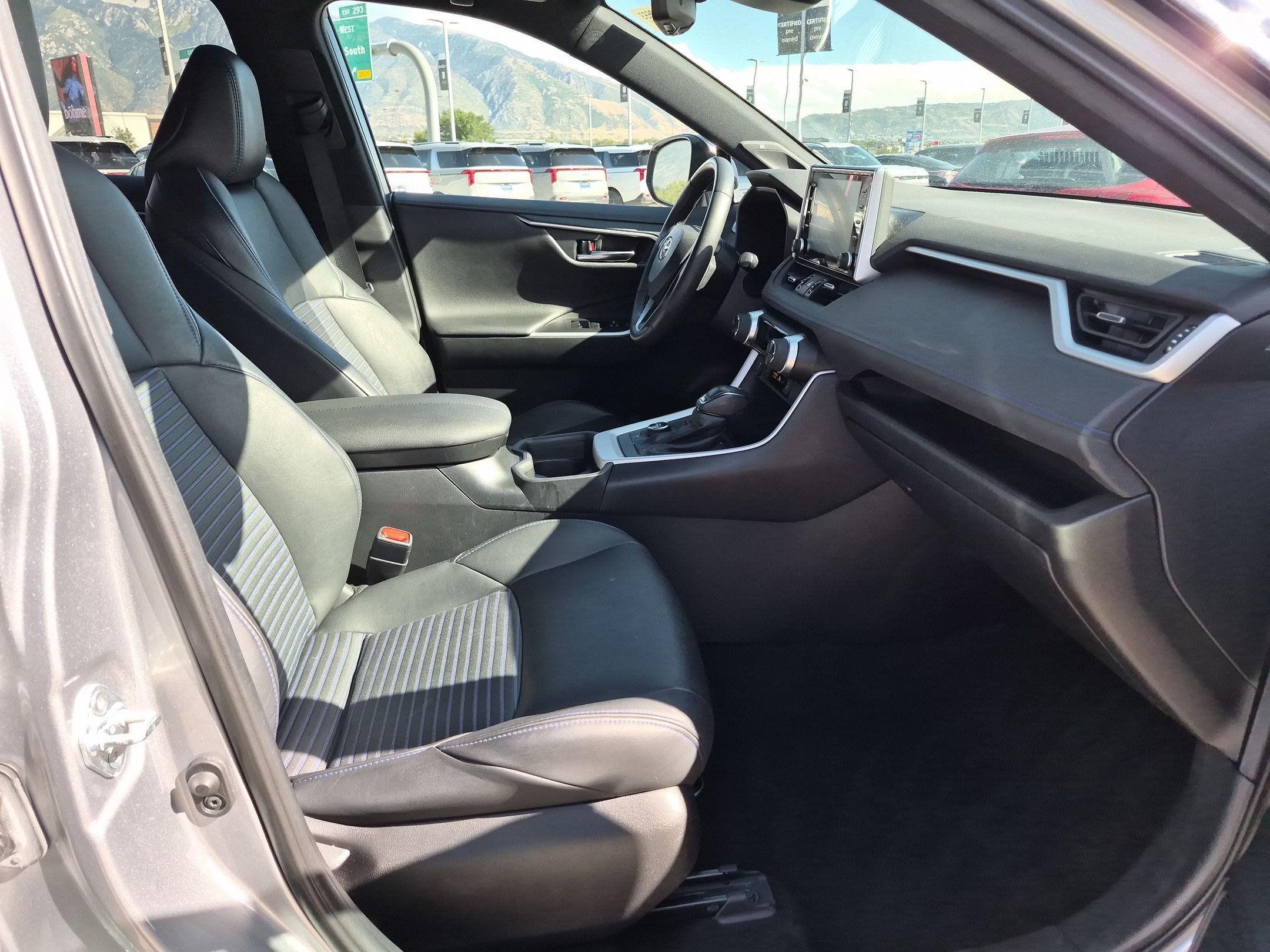 Used 2021 Toyota RAV4 XSE AWD/4WD image 29