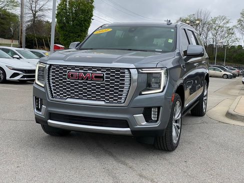 Used 2021 GMC Yukon Denali w/ Denali Premium Package AWD/4WD image 3