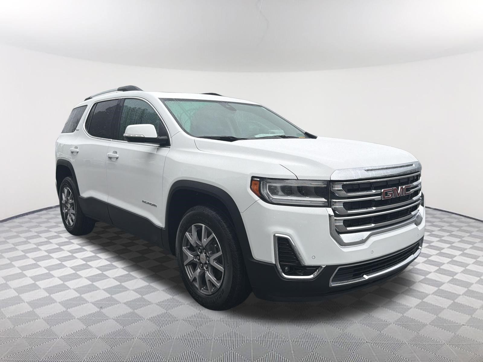 Used 2020 GMC Acadia SLT w/ Driver Alert Package II FWD image 3