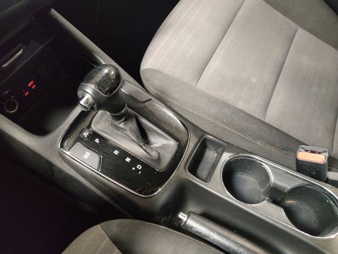 Used 2017 Kia Forte S image 26