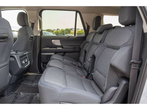 Used 2025 Ford Expedition Max Active AWD/4WD image 13
