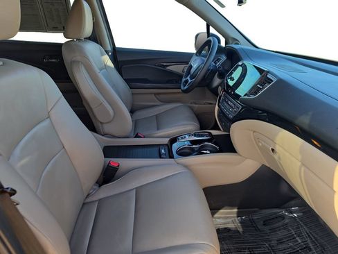 Used 2019 Honda Pilot Touring image 13