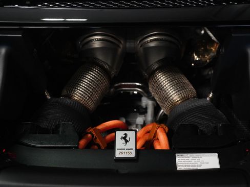 Used 2023 Ferrari 296 GTS RWD image 33