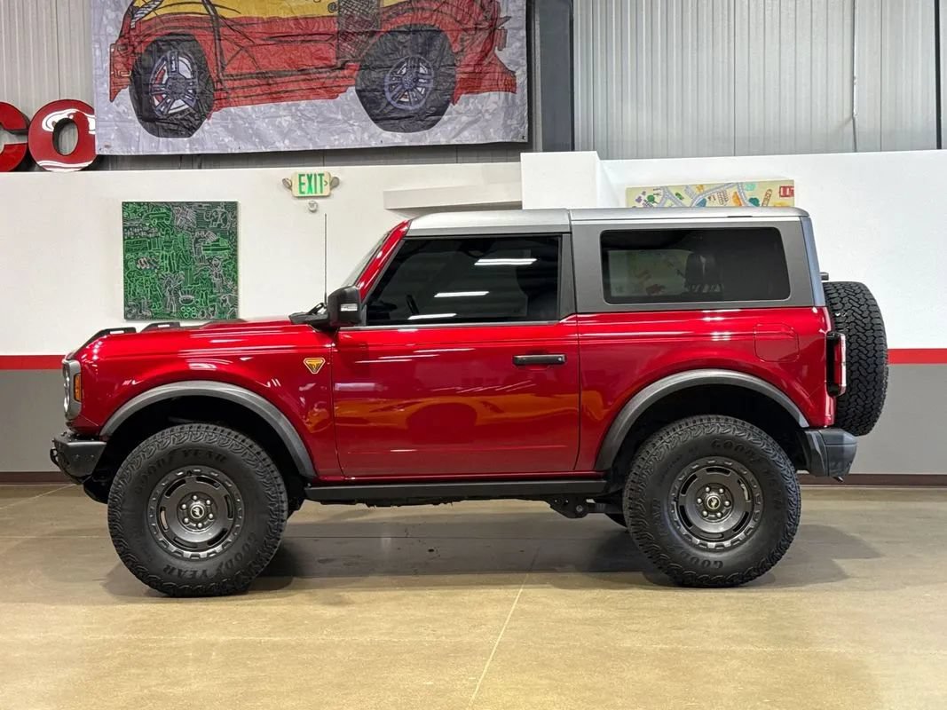 Used 2025 Ford Bronco Badlands AWD/4WD image 4