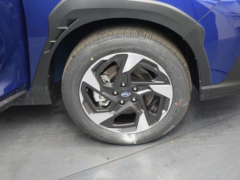 Certified 2025 Subaru Crosstrek 2.5i Limited w/ Crosstrek Mirror Package image 9