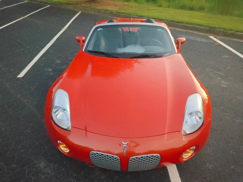 Used 2008 Pontiac Solstice Convertible w/ Convenience Package RWD image 6